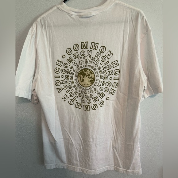 H&M Relaxed Fit Graphic T-Shirt - Picture 2 of 3